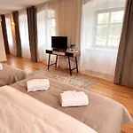 شقة فندقية Nyskie 3*