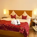 شقة فندقية Nyskie 3*