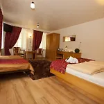 شقة فندقية Nyskie 3*