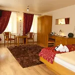 شقة فندقية Nyskie 3*