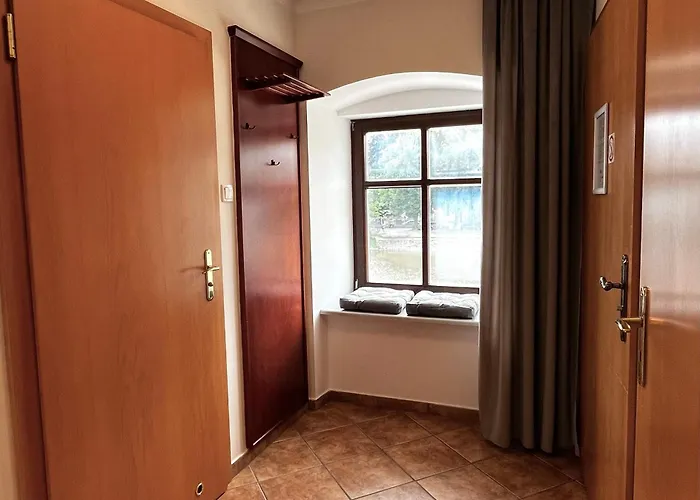 Nyskie 兹戈热莱茨